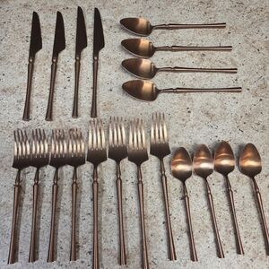 Elegant Rose Gold Flatware Set